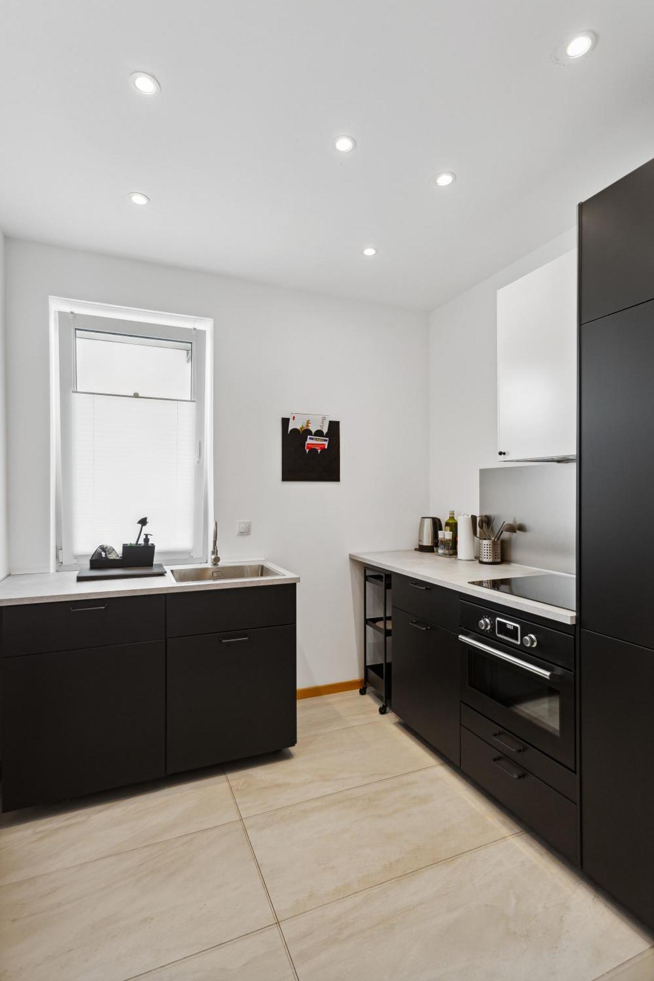 Gross, Modern, Vollausgestattet, Gemuetlich Mit Kueche Und Parkplatz Fuer Urlaub Oder Business Apartment Kettig ภายนอก รูปภาพ