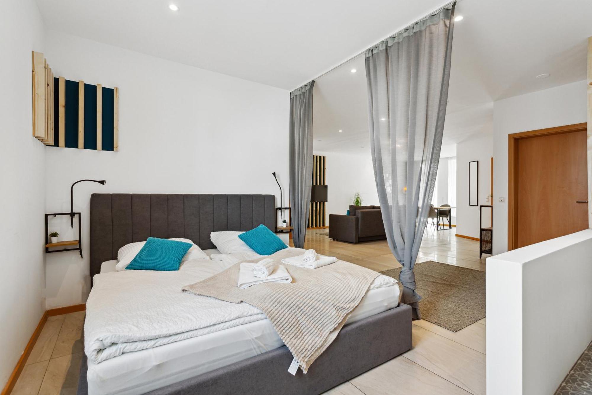 Gross, Modern, Vollausgestattet, Gemuetlich Mit Kueche Und Parkplatz Fuer Urlaub Oder Business Apartment Kettig ภายนอก รูปภาพ