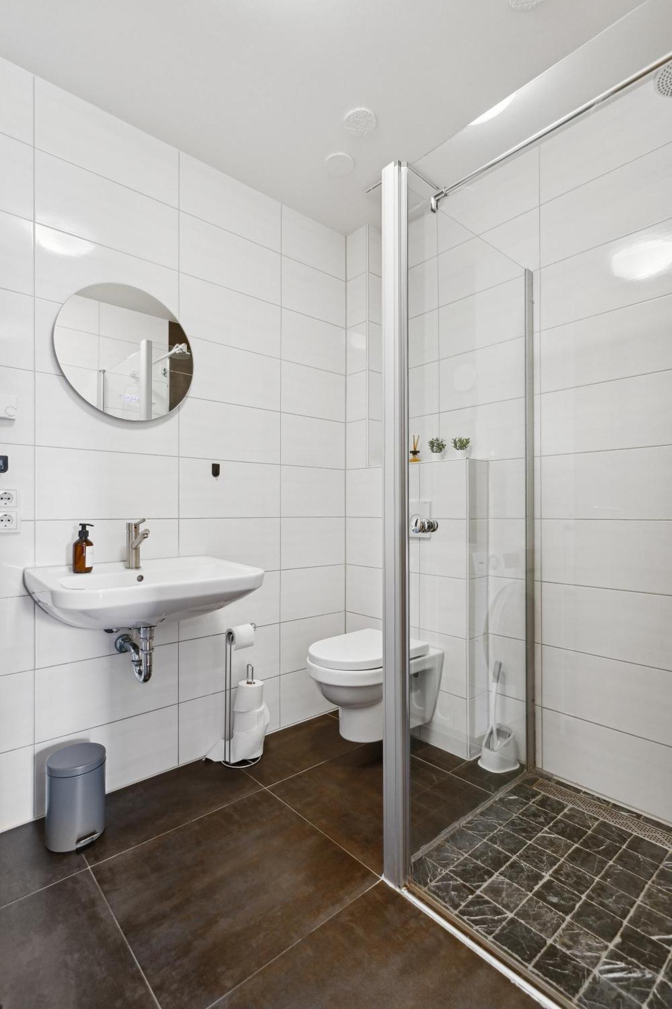 Gross, Modern, Vollausgestattet, Gemuetlich Mit Kueche Und Parkplatz Fuer Urlaub Oder Business Apartment Kettig ภายนอก รูปภาพ